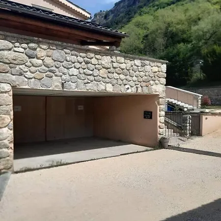 Duplex De 24m2 Classe 2 Etoiles A 2km D'aubenas 아파트 *