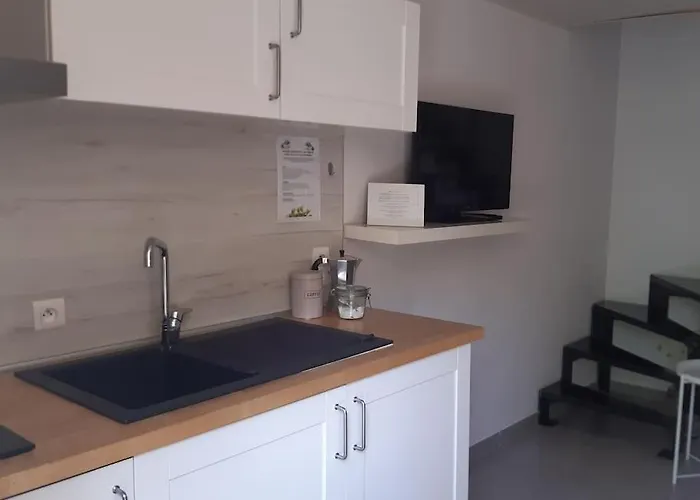 Duplex De 24m2 Classe 2 Etoiles A 2km D'aubenas * Aubenas